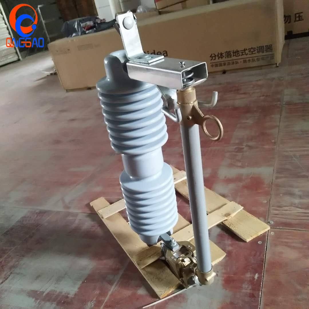 戶外高壓跌落式熔斷器的代號(hào)是(10kv戶外高壓跌落式熔斷器故障有哪些)